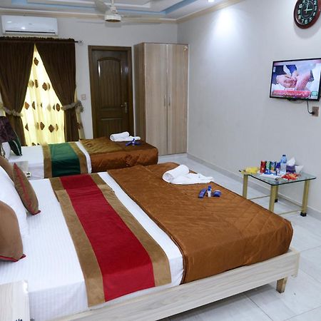 Hotel Deluxe Lahore Eksteriør bilde