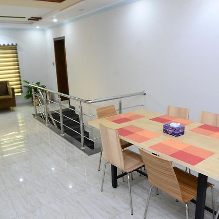 Hotel Deluxe Lahore Eksteriør bilde