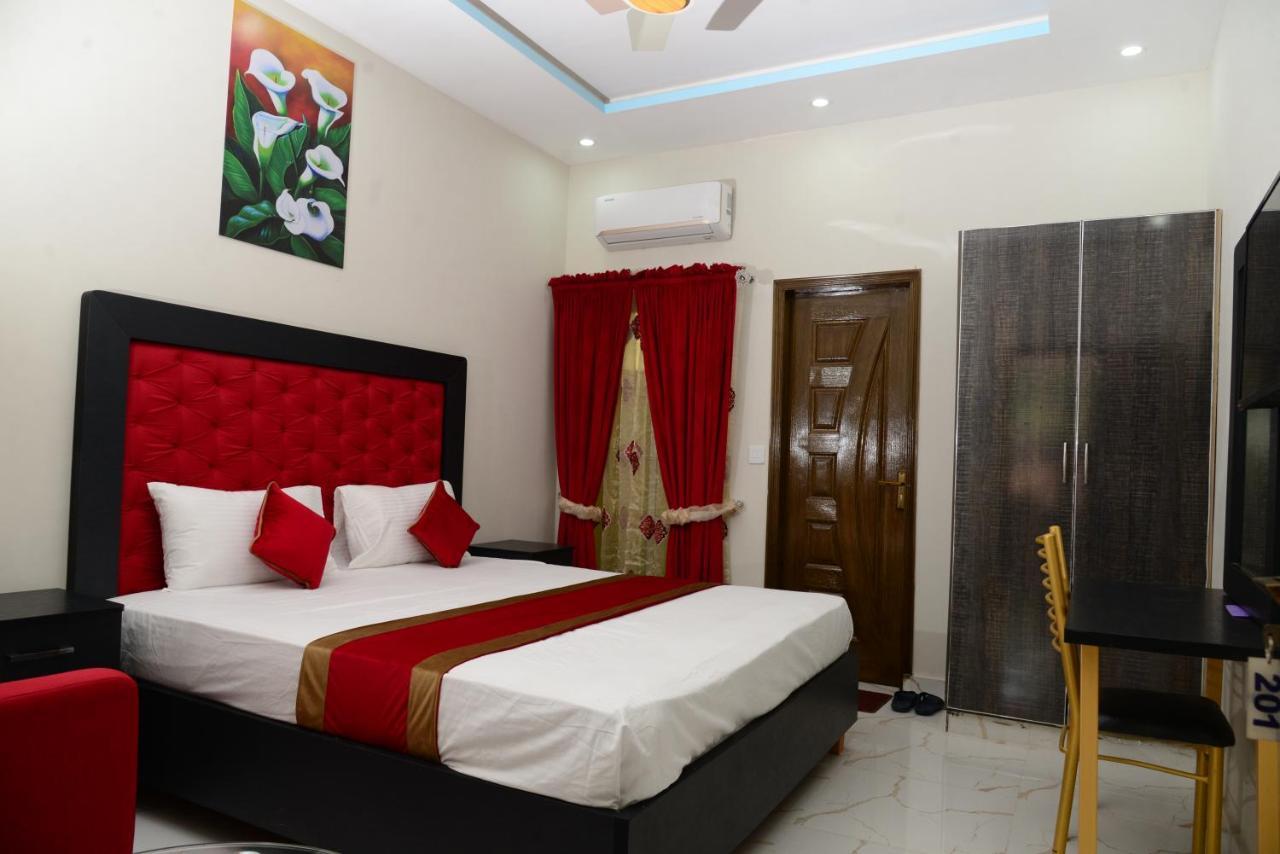 Hotel Deluxe Lahore Eksteriør bilde
