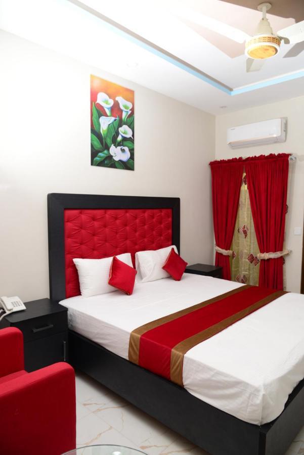Hotel Deluxe Lahore Eksteriør bilde