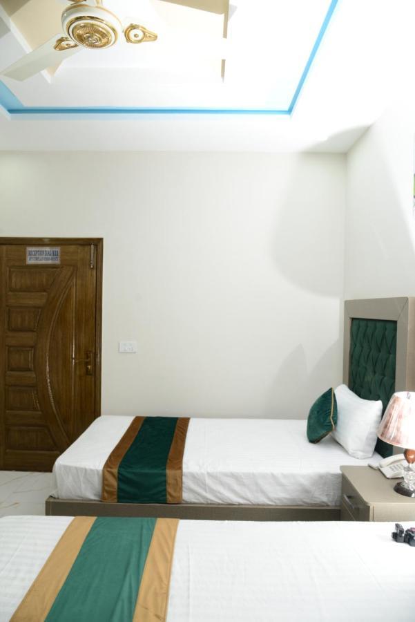 Hotel Deluxe Lahore Eksteriør bilde