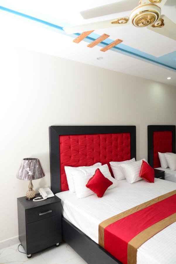 Hotel Deluxe Lahore Eksteriør bilde