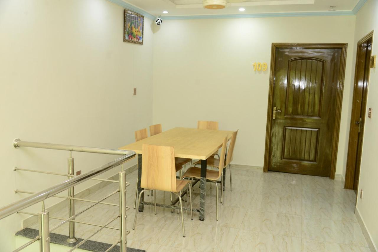 Hotel Deluxe Lahore Eksteriør bilde