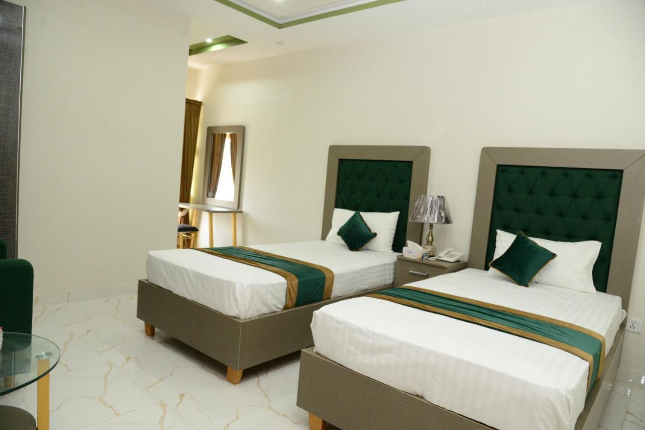 Hotel Deluxe Lahore Eksteriør bilde