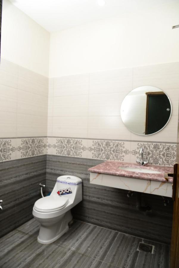 Hotel Deluxe Lahore Eksteriør bilde