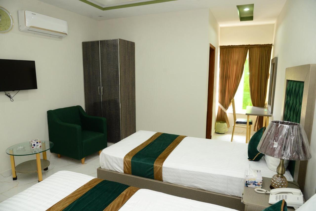 Hotel Deluxe Lahore Eksteriør bilde