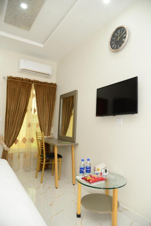 Hotel Deluxe Lahore Eksteriør bilde