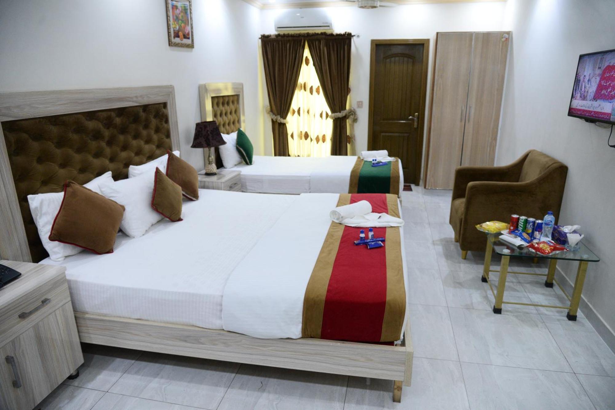 Hotel Deluxe Lahore Eksteriør bilde
