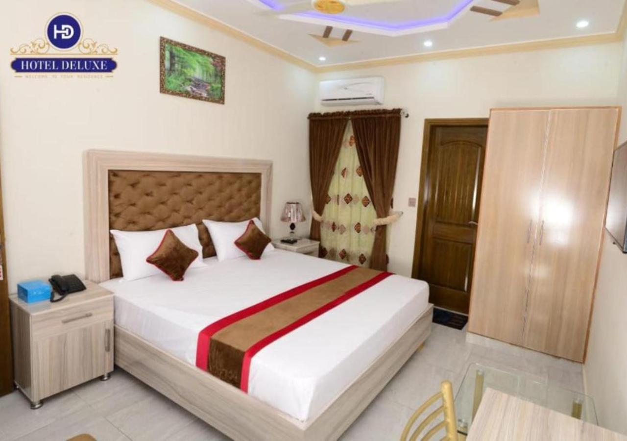 Hotel Deluxe Lahore Eksteriør bilde