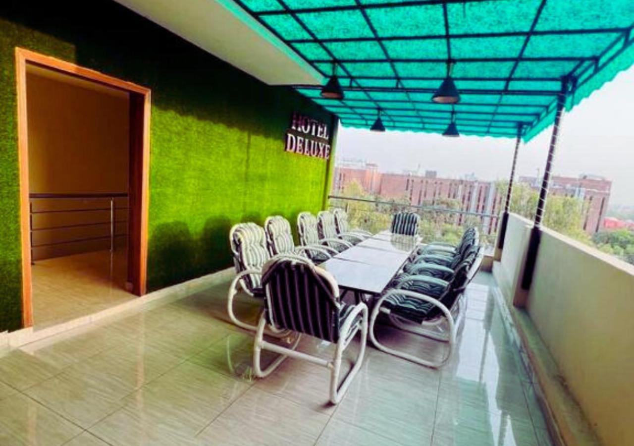 Hotel Deluxe Lahore Eksteriør bilde